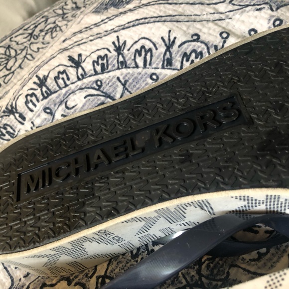 💙💙MK Michael Kors stacked flip flops 💙💙 - Picture 4 of 12